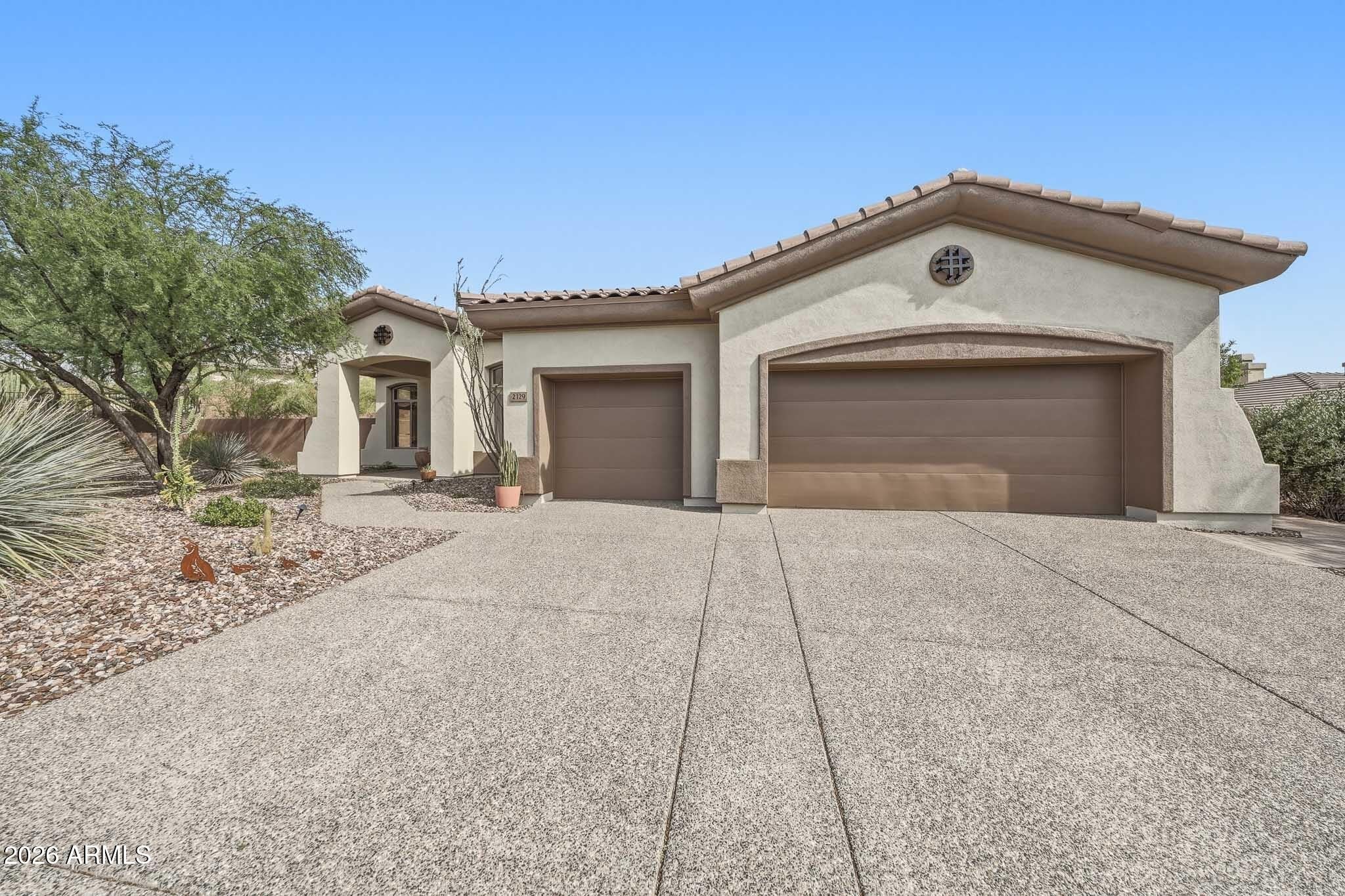 2129 W LEGENDS Way – photo 3