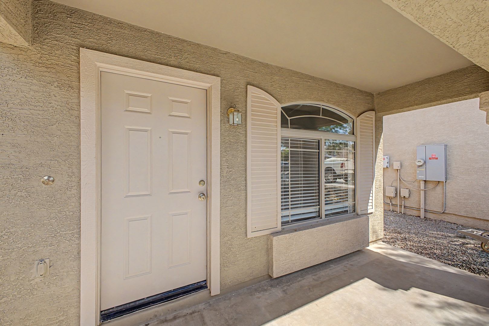 Remodeled 4 Bedroom El Mirage Home for Rent! – photo 4