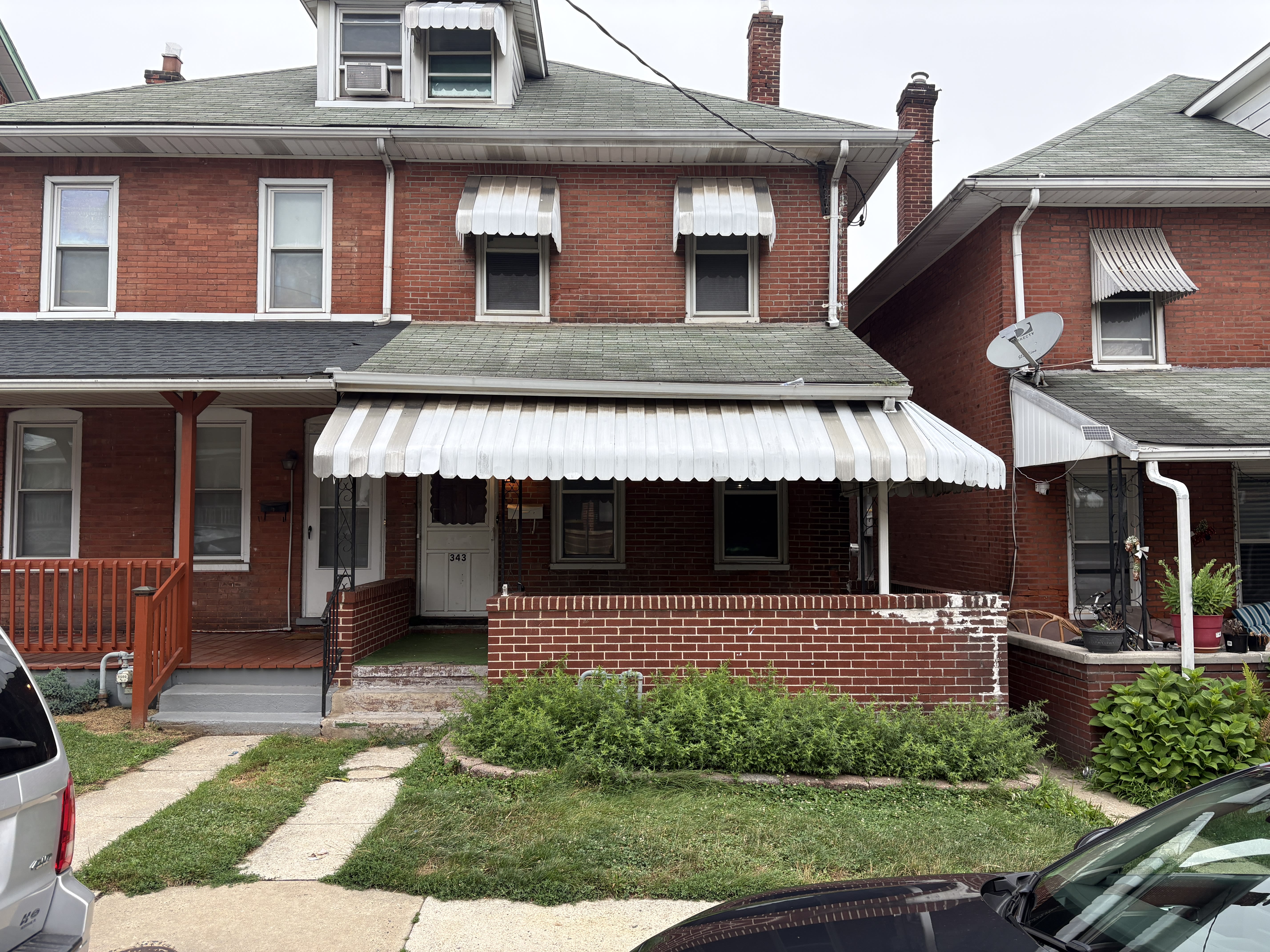 343 Charles St – photo 1