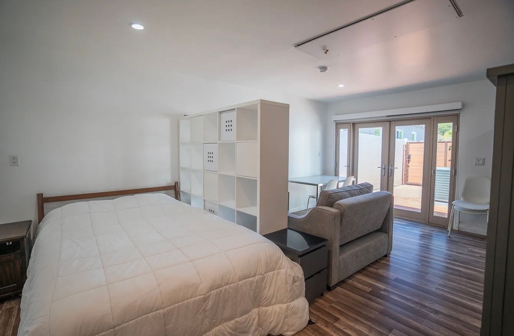 **2021 Euclid Ave #1-A Long Beach** Downstairs Studio 1 bath!! 2 weeks free OAC!!! – photo 3