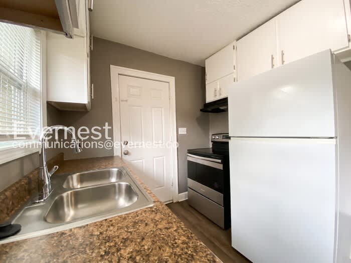 3017 East 51st Street – photo 4