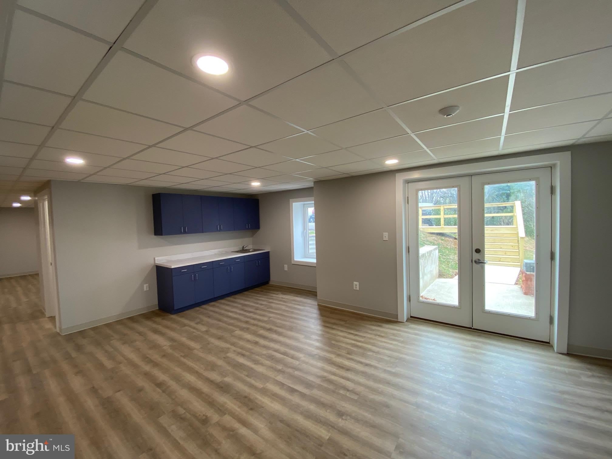 909 S MAIN Street – photo 5