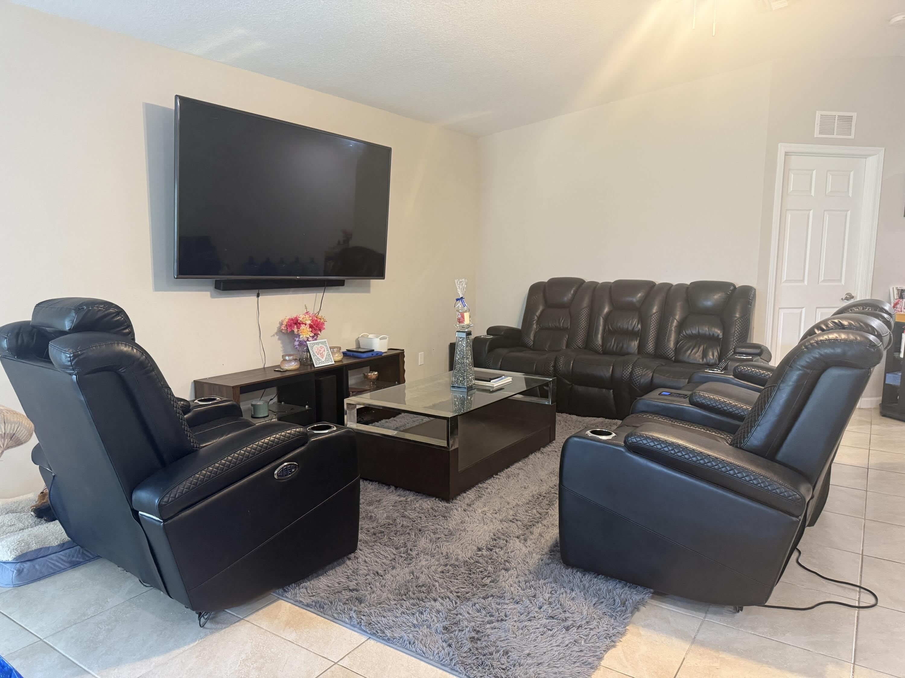 1081 SW MCDEVITT Avenue – photo 4