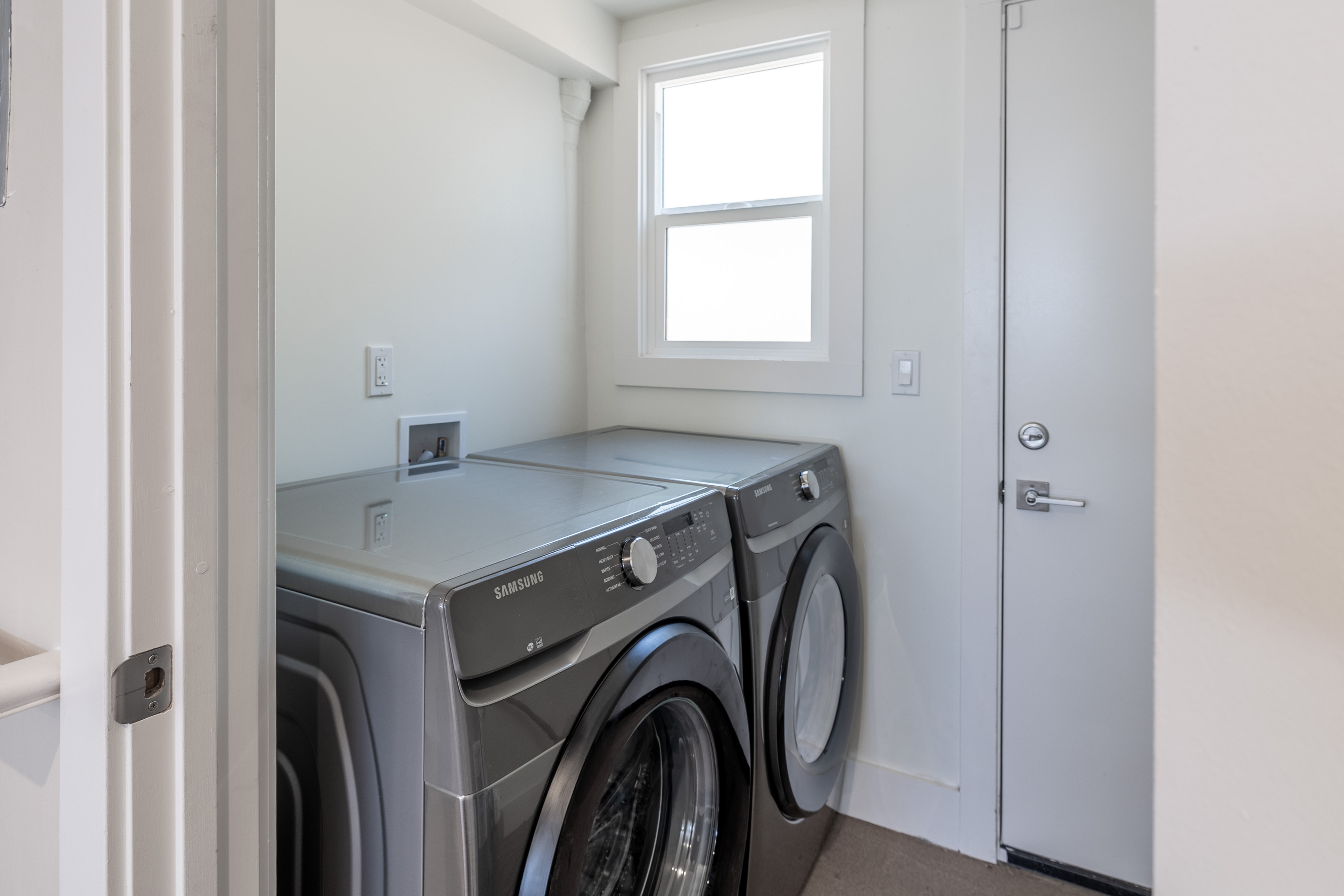 941 University Avenue – photo 2