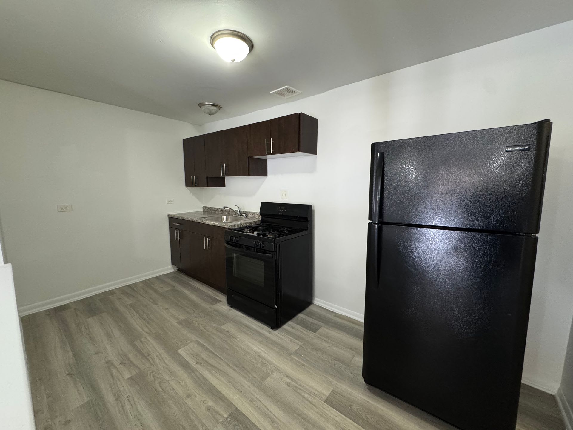 7949 S Winchester Ave – photo 5