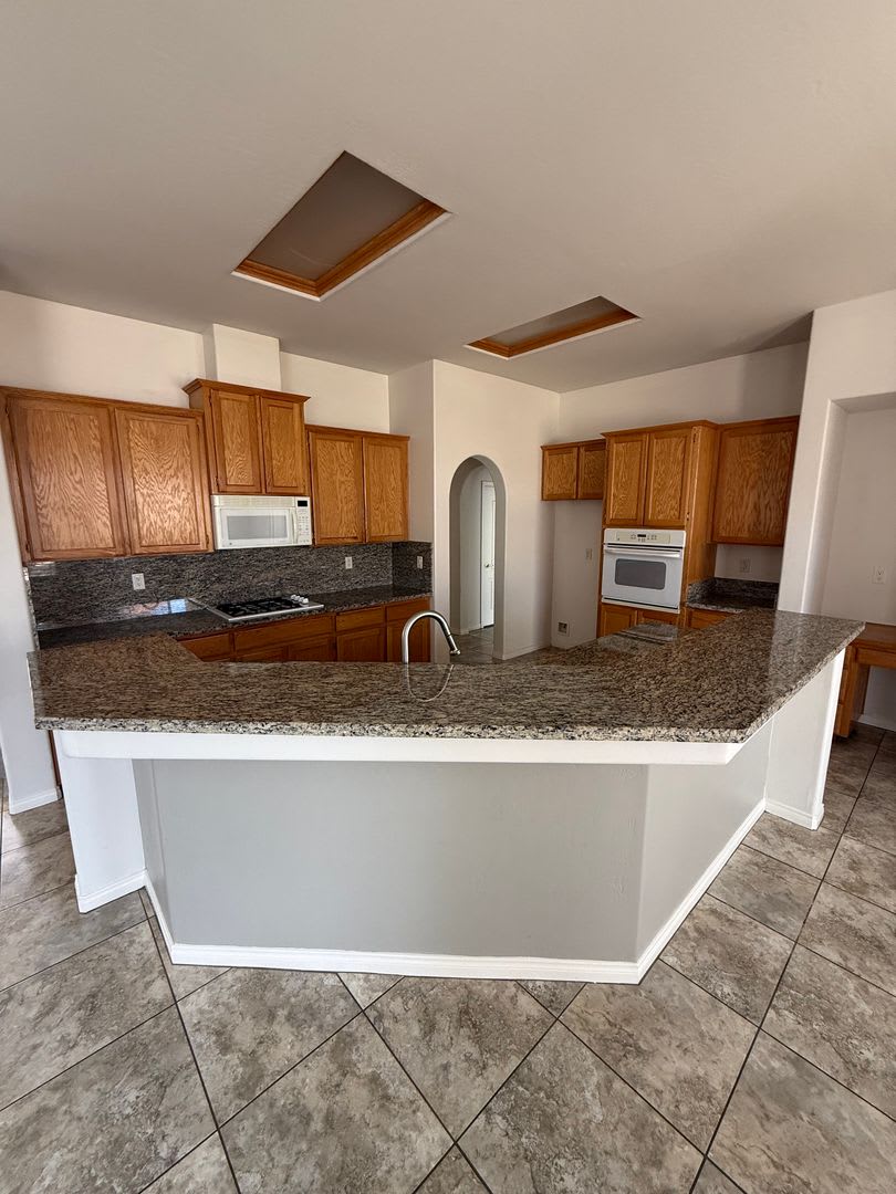 Stylish Southwest Bakersfield Home with Downstairs Office and Spacious Layout – photo 4