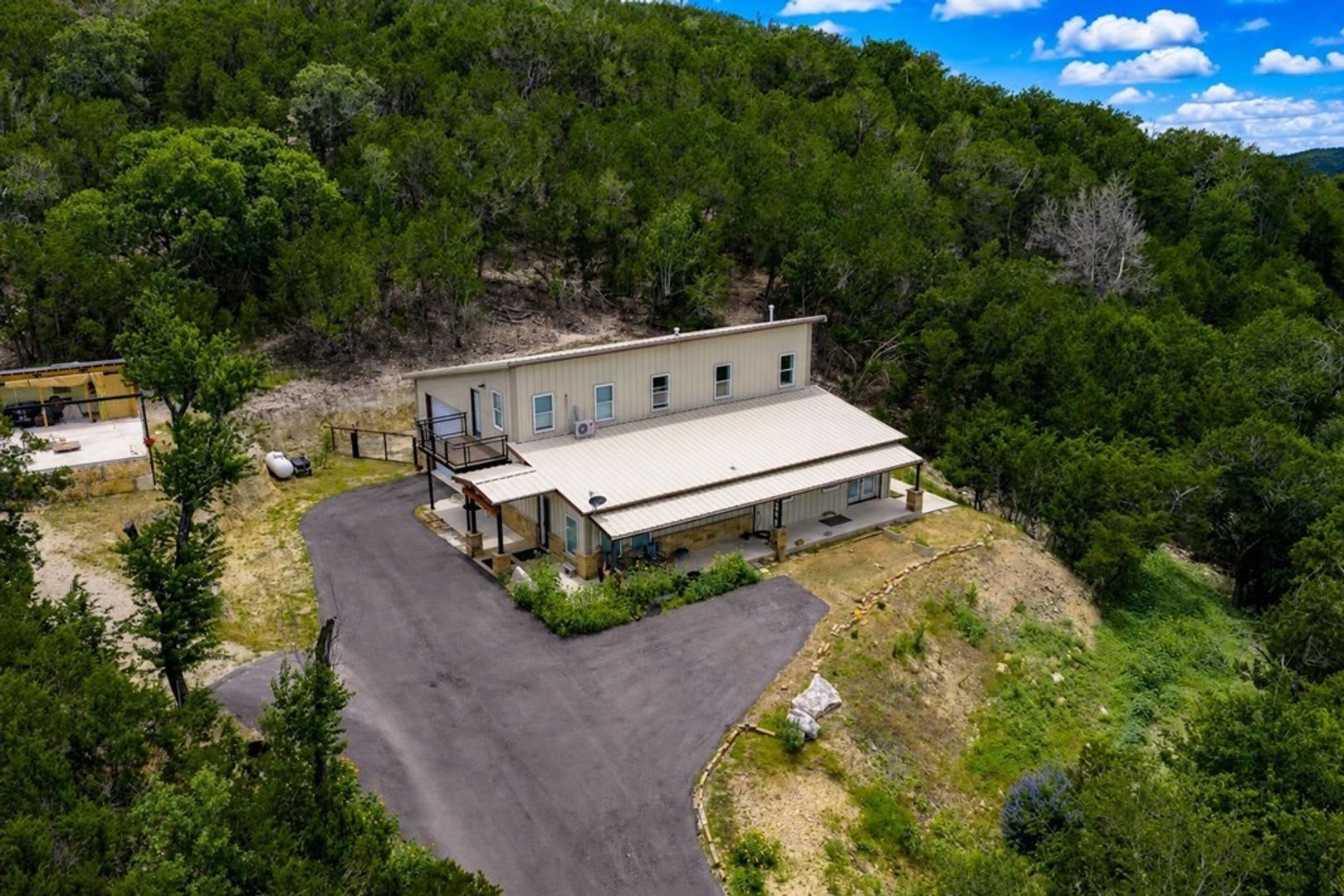 FOR LEASE!! AMAZING VIEWS – photo 3