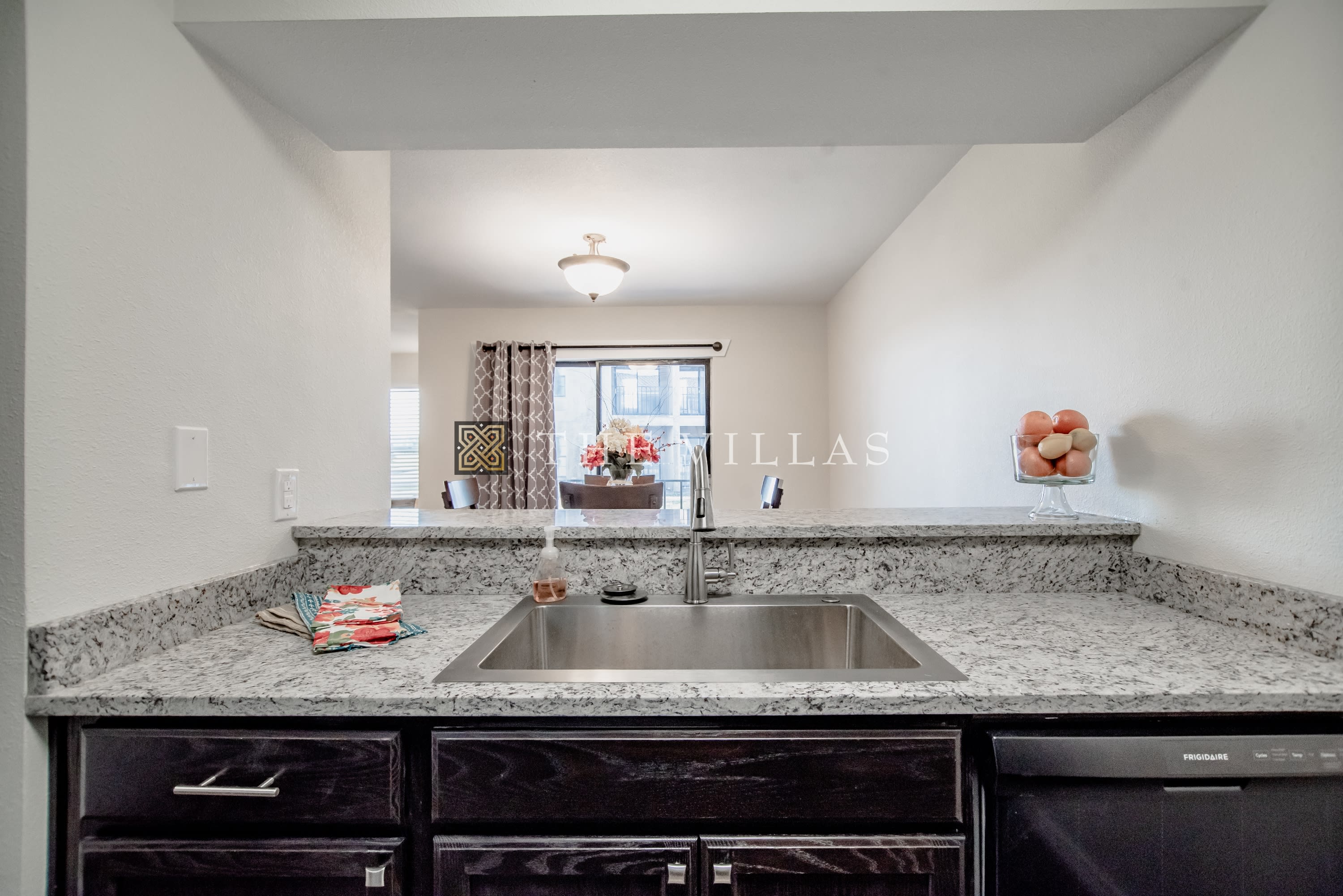 102 Costa Del Oro St – photo 5