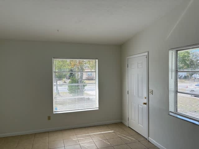 6441 Holiday Dr – photo 2