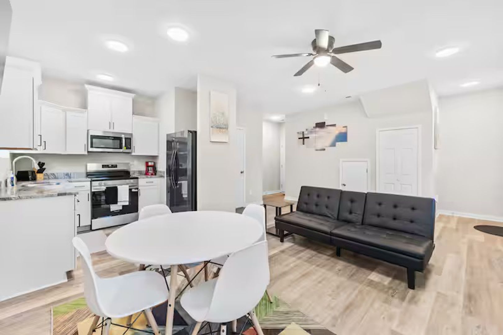 Room In 3 Bedroom Home At Kings Mountain St – photo 2