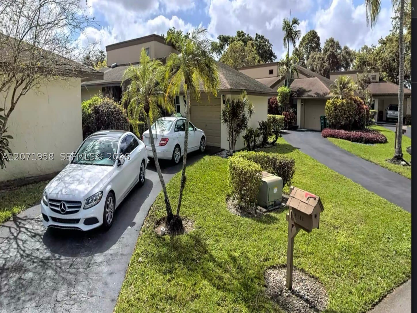 8142 Silver Palm Ct – photo 3