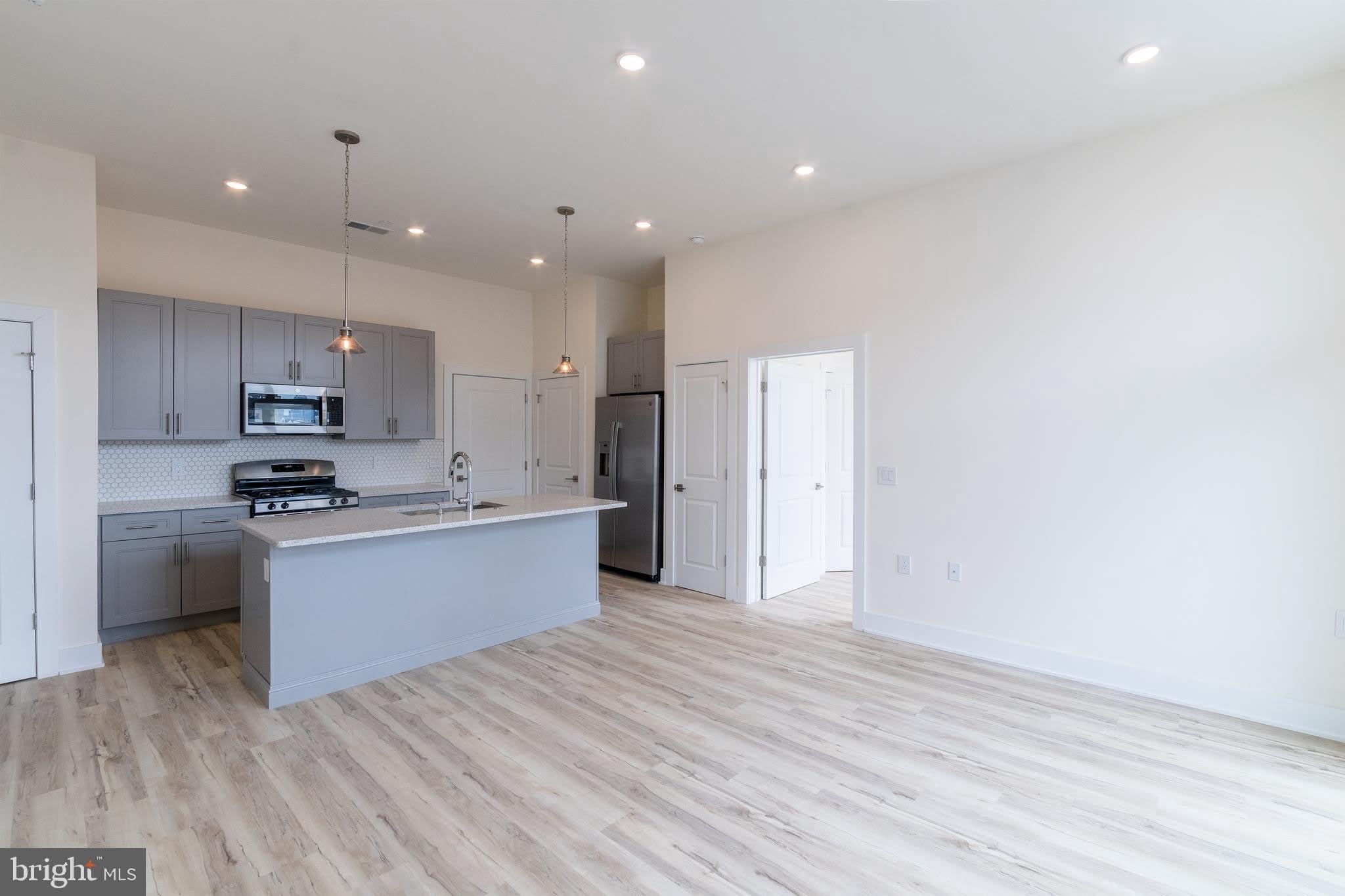 1129 Germantown Avenue – photo 4