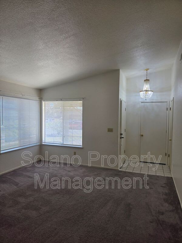 203 Catalpa Ln. – photo 4