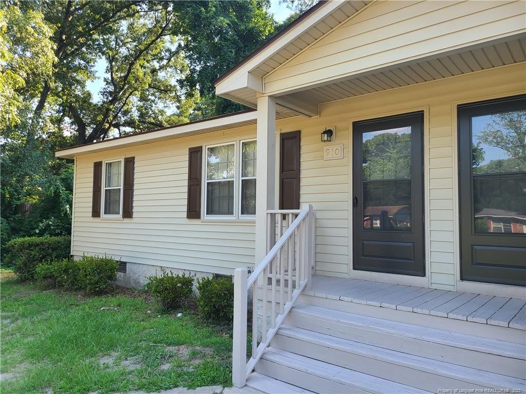 910 Miller Avenue – photo 1