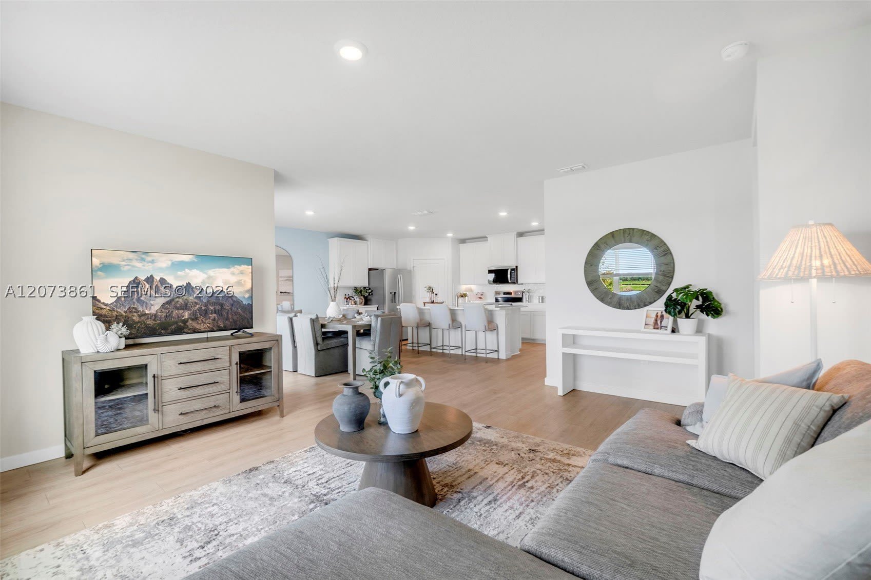 9082 Venetian Sq – photo 5