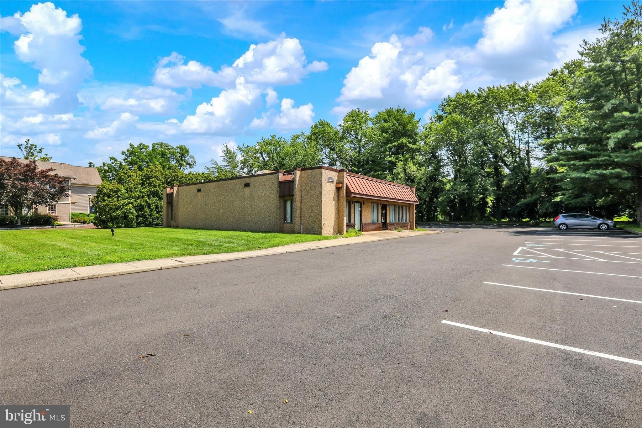 485 N MAIN Street N – photo 3