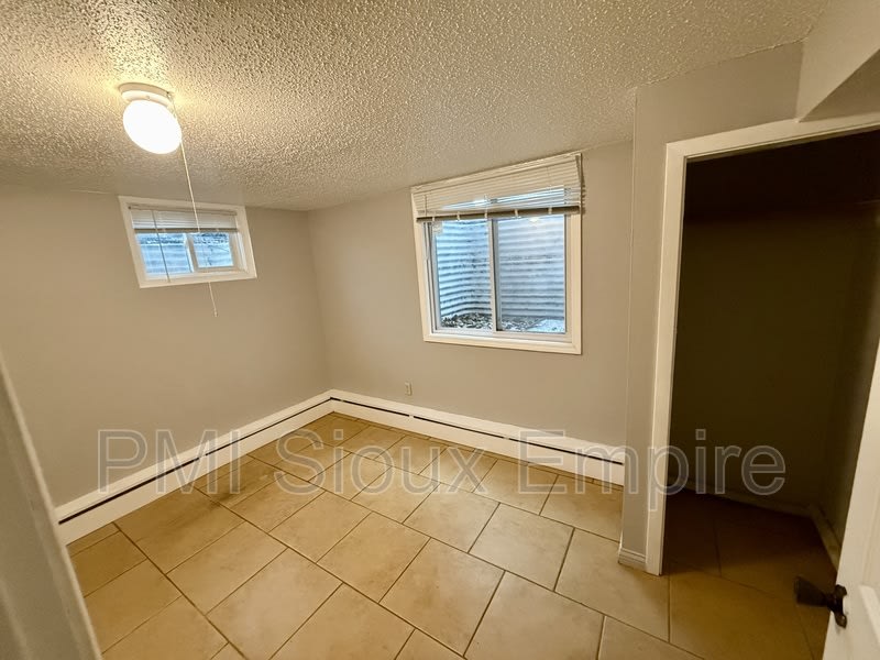 2600 S Duluth Ave – photo 2