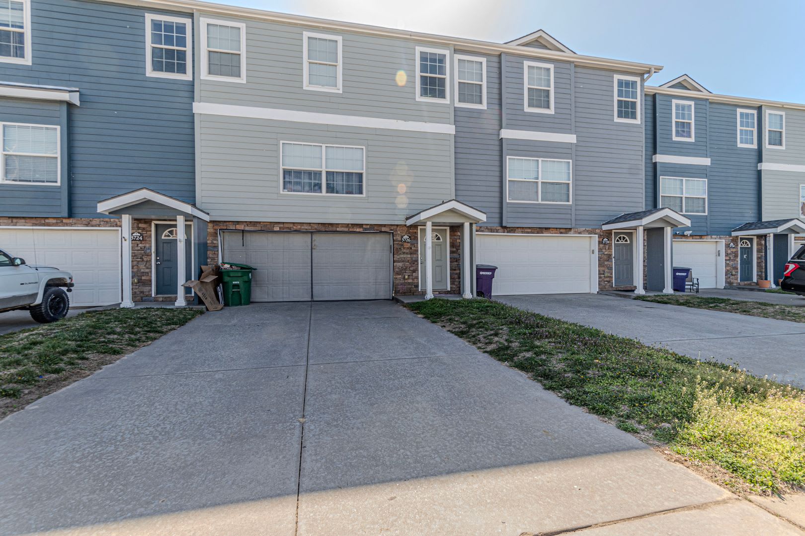 Please View The 3D Virtual Walk Through Before Scheduling a Showing – photo 1