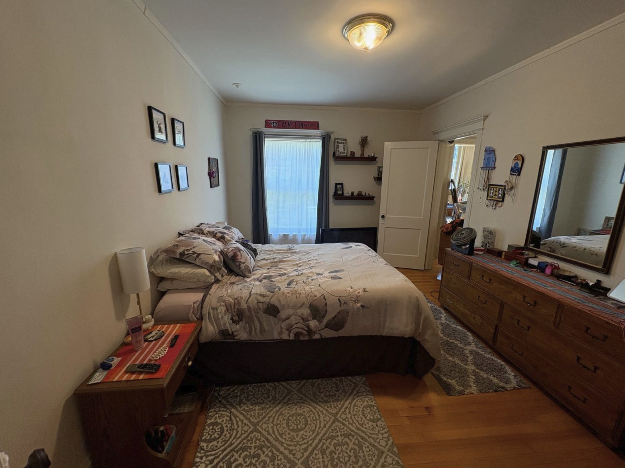 3615 N Pine Grove Ave – photo 4