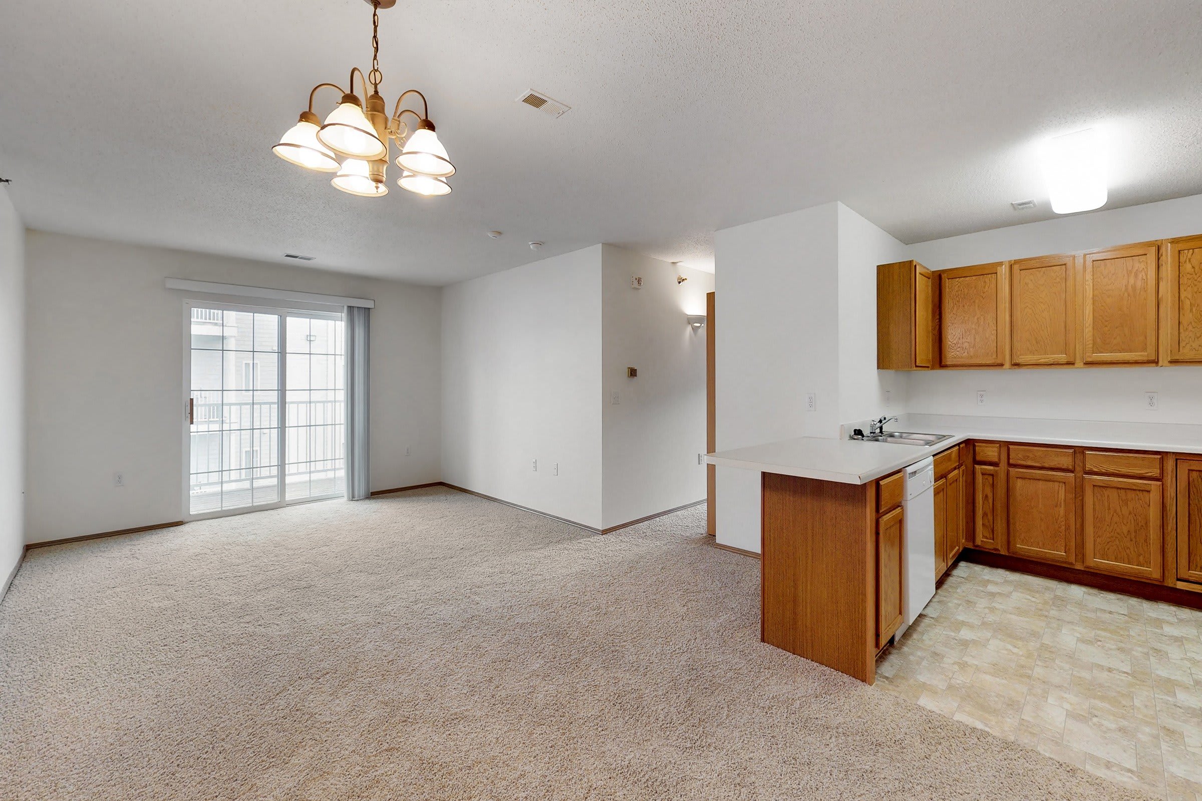Platinum Valley Apartments – photo 2