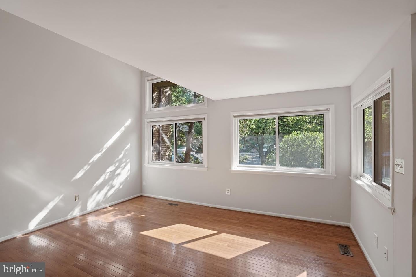 2050 WINGED FOOT Court – photo 4