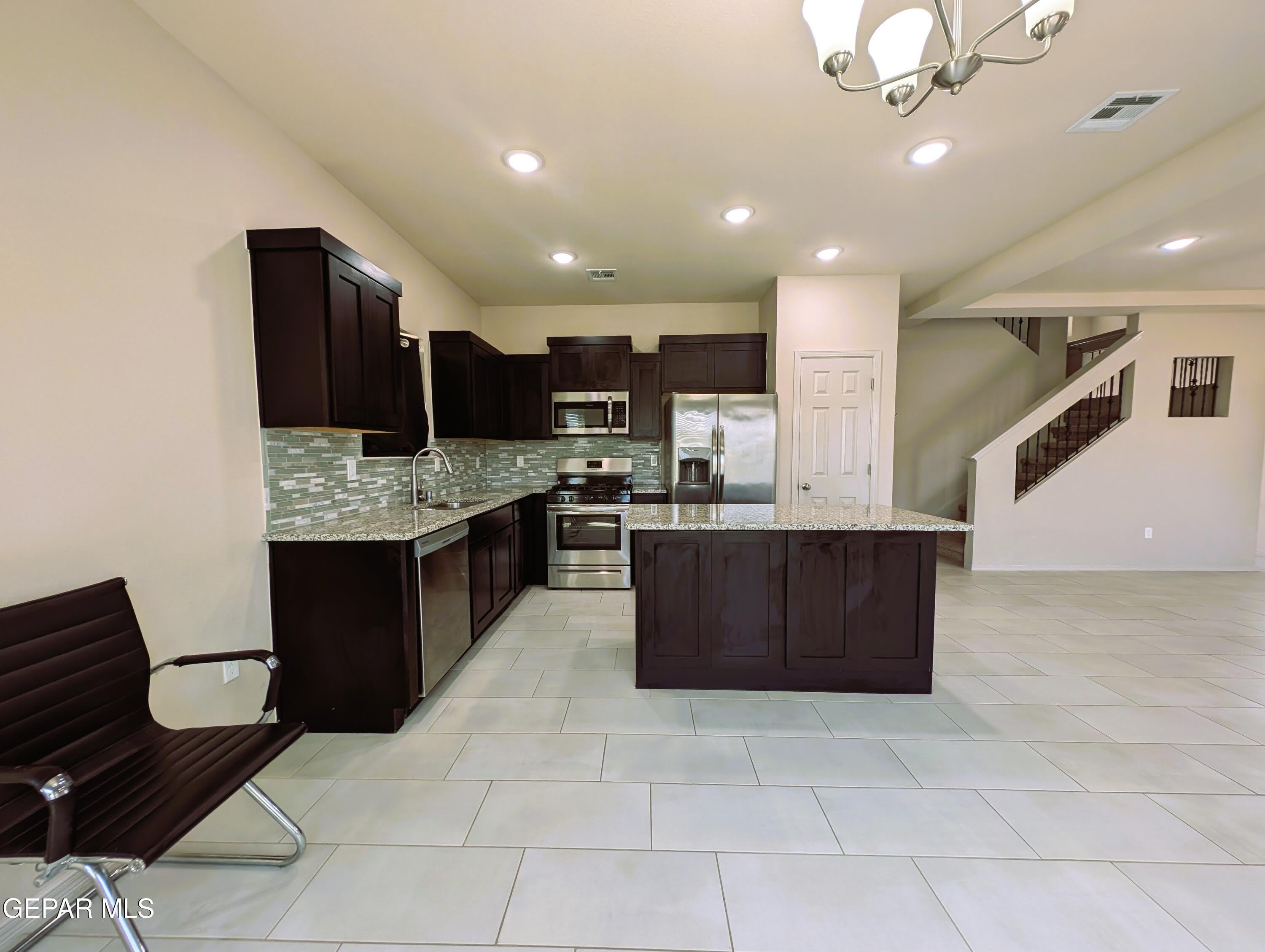 616 Rafael Marmolejo Street – photo 4