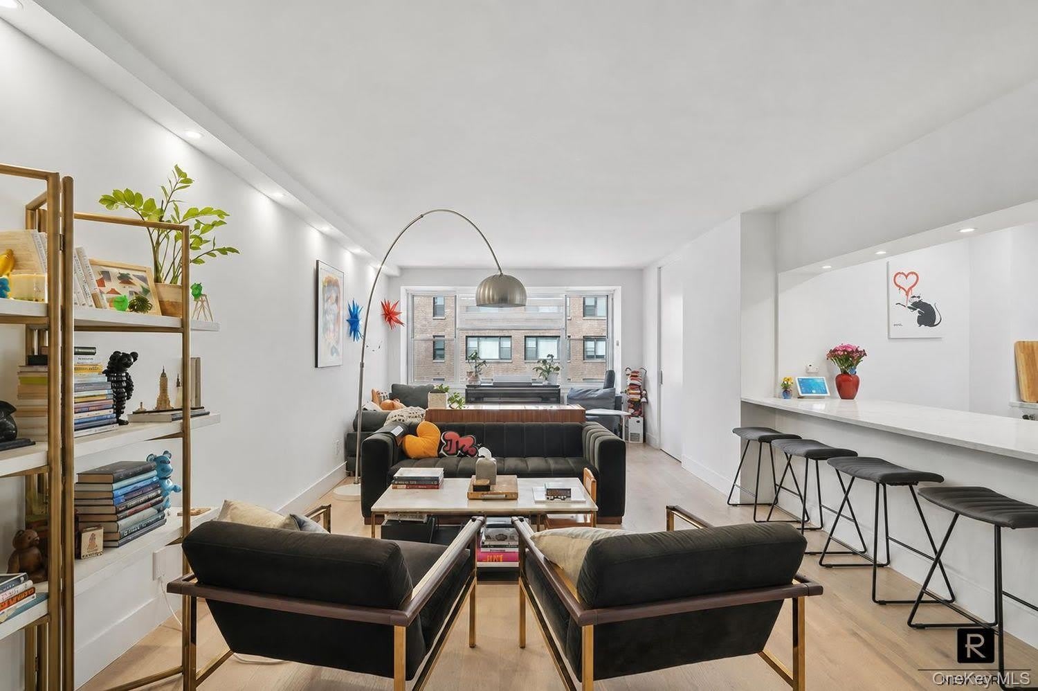 340 E 64th Street – photo 4