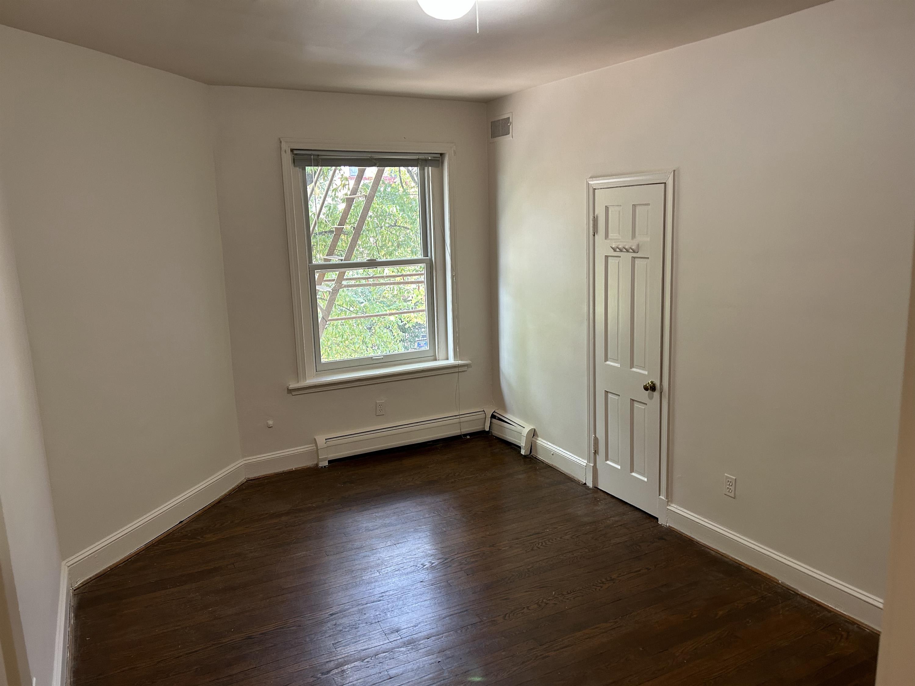16 5Th St Se – photo 2