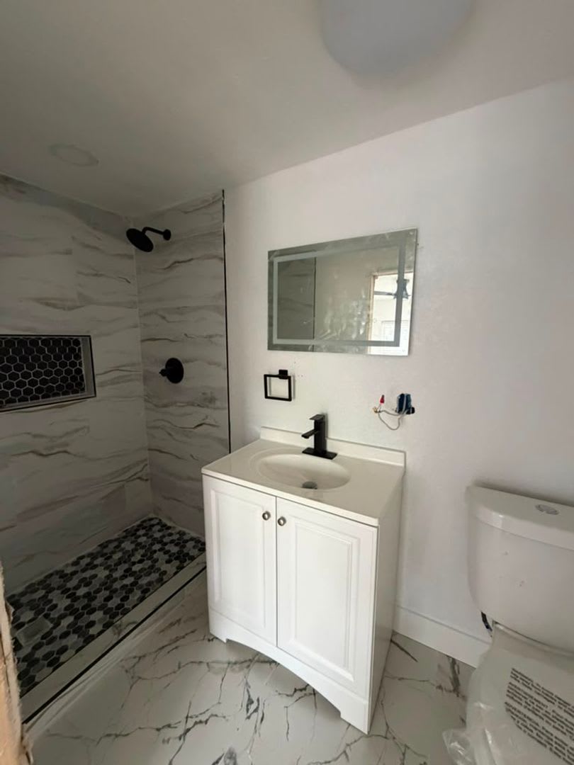 BEAUTIFUL HOME IN ORANGE. MOVE IN READY!. – photo 1