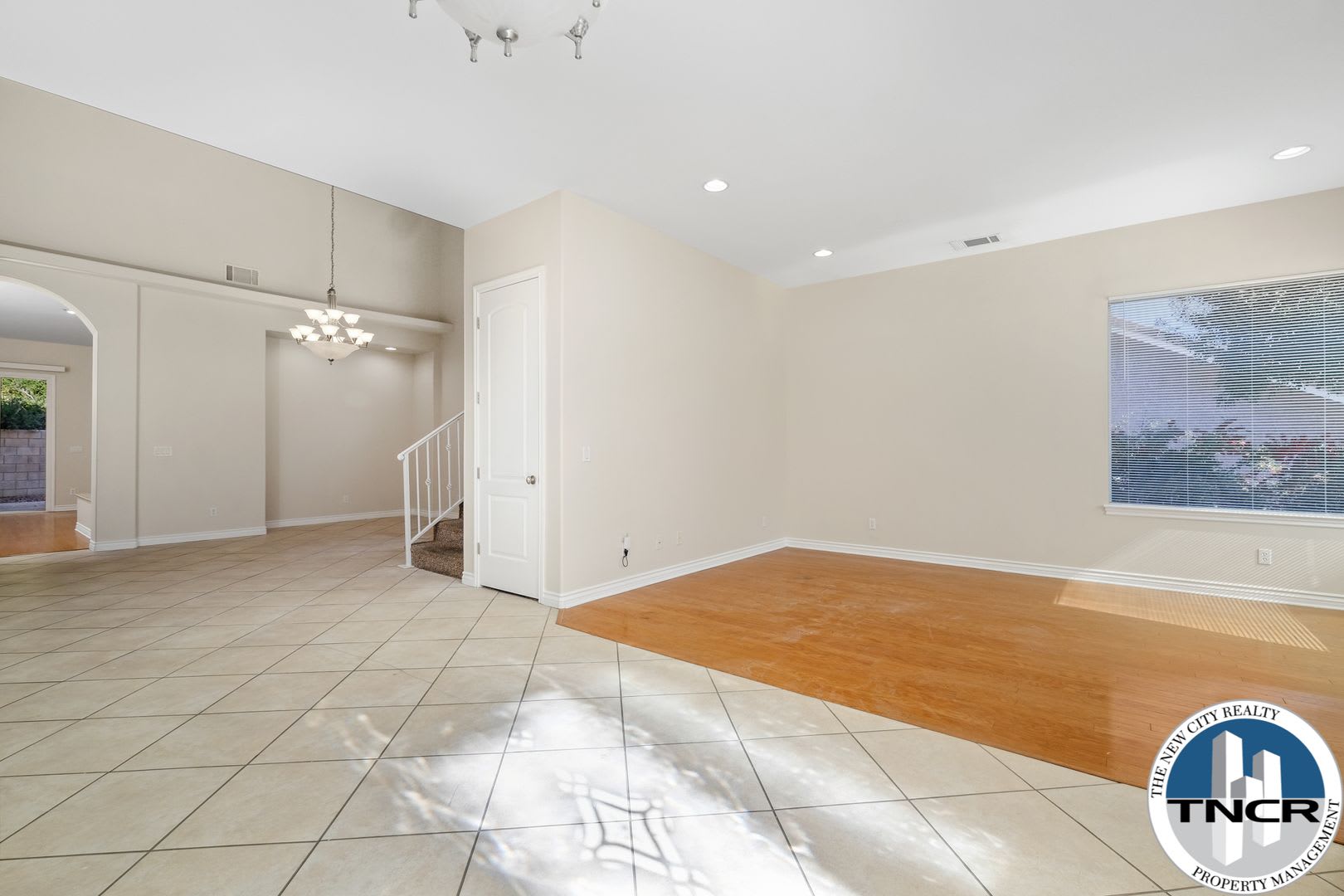 Gorgeous 4 Bedroom 3 5 Bath – photo 5