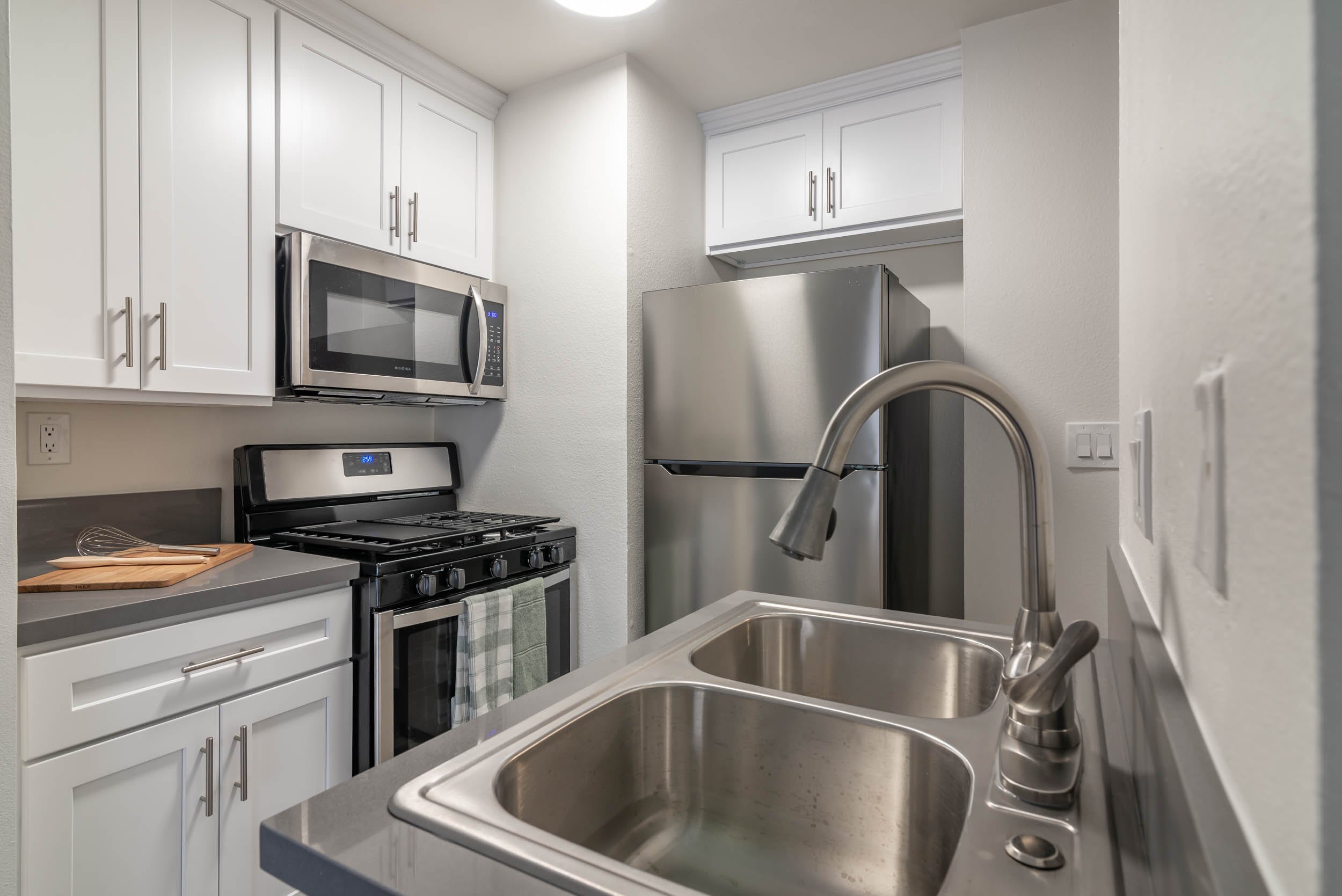 Hollywood Apartments – photo 2