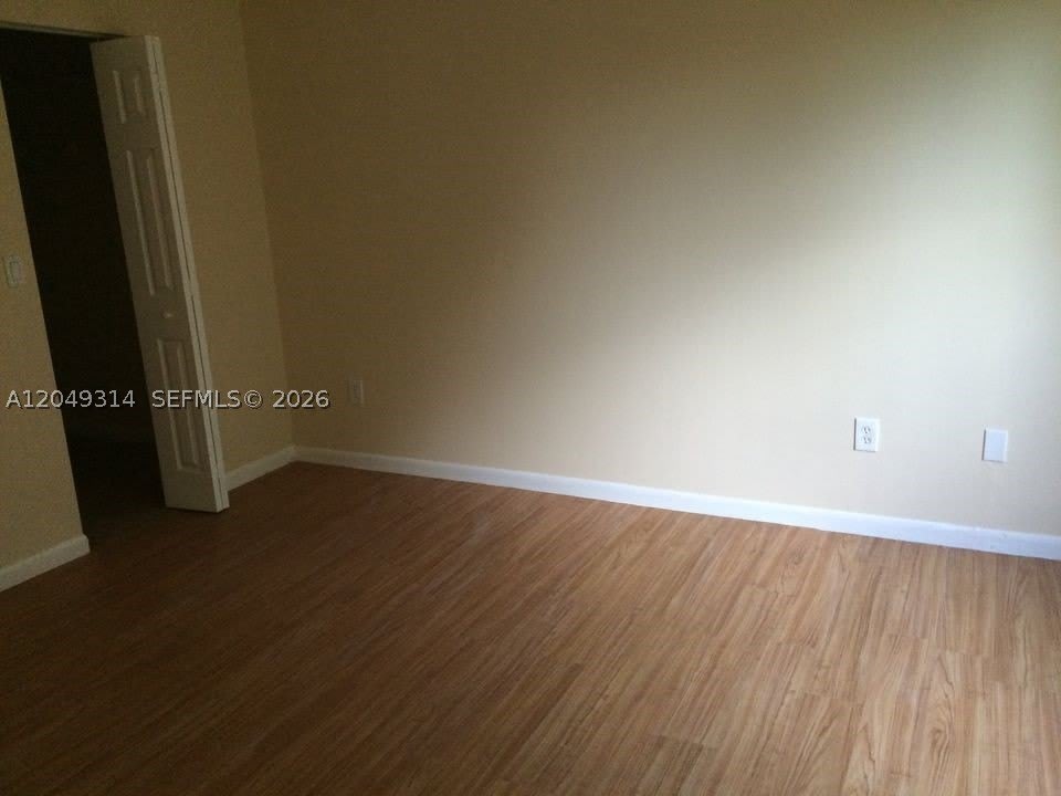 861 NE 207th Ln – photo 4