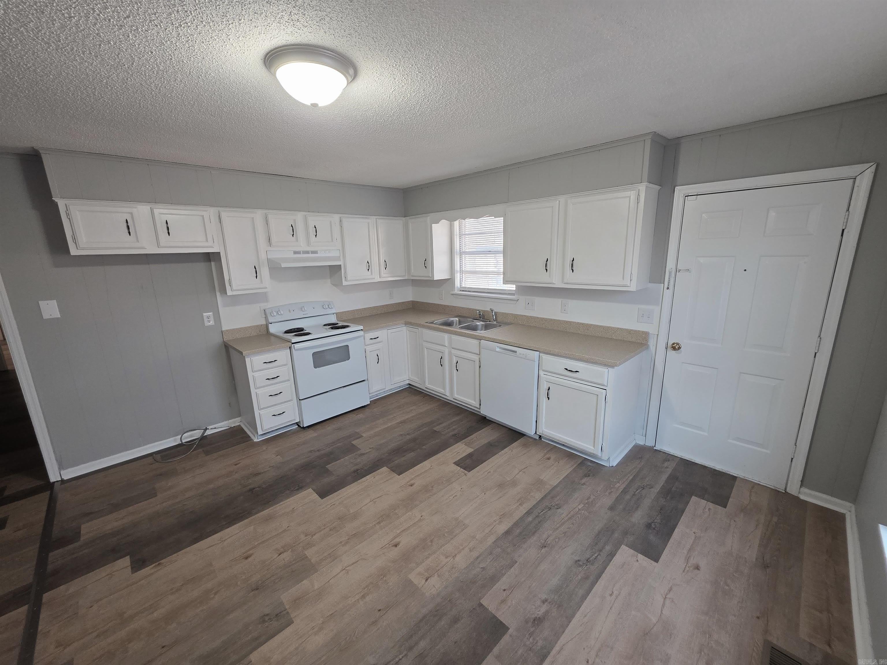 617 Brierly Drive – photo 4