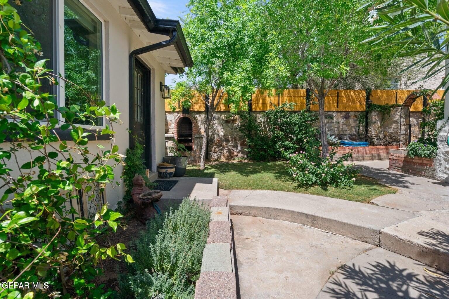 2532 Altura Avenue – photo 2