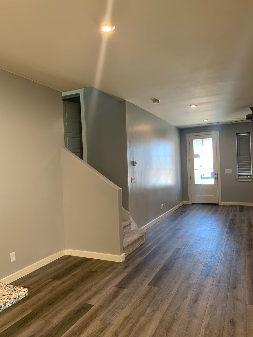 Beautiful Newer 3 Bedroom 2.5 Bathroom home in Desert Color! – photo 5