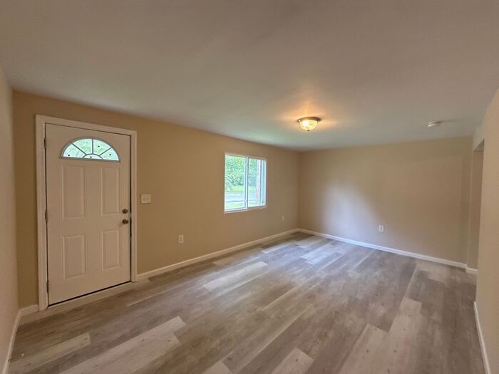 2700 Capitol Drive – photo 3
