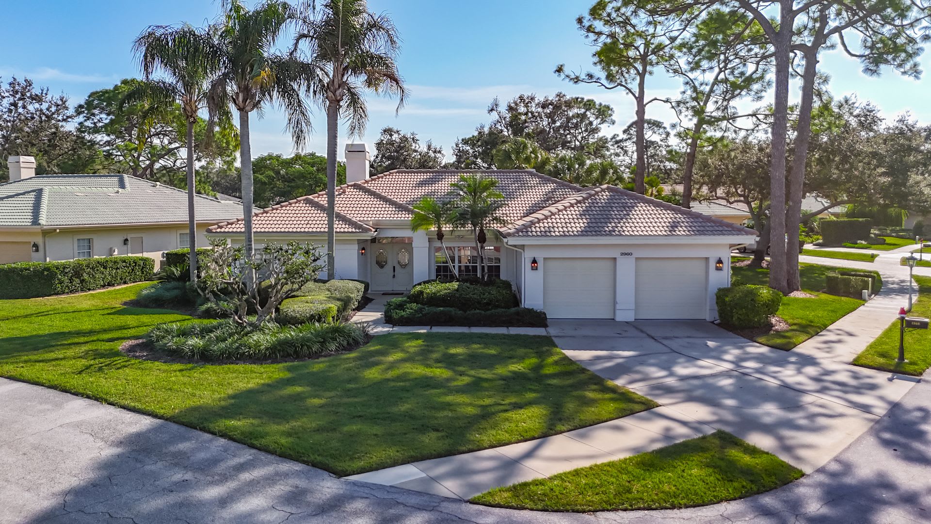 Absolute stunner and an exceptional value. – photo 1