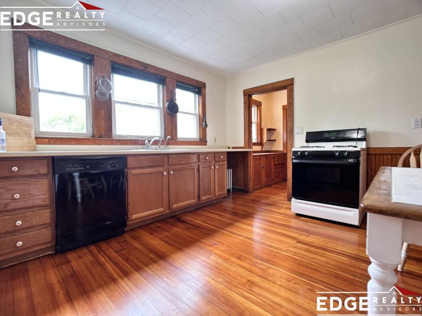 41 Hobart St. – photo 4