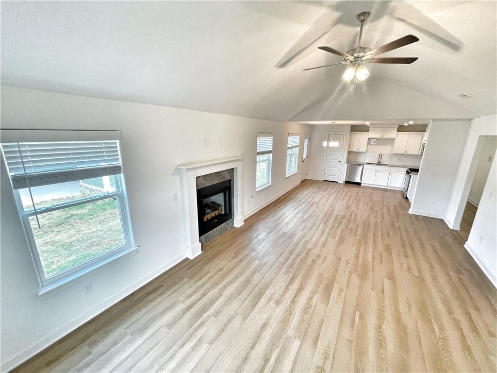 591 Cresswell Dr – photo 5