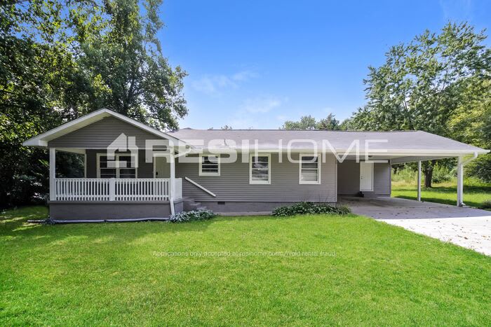 129 Gregory Court – photo 1