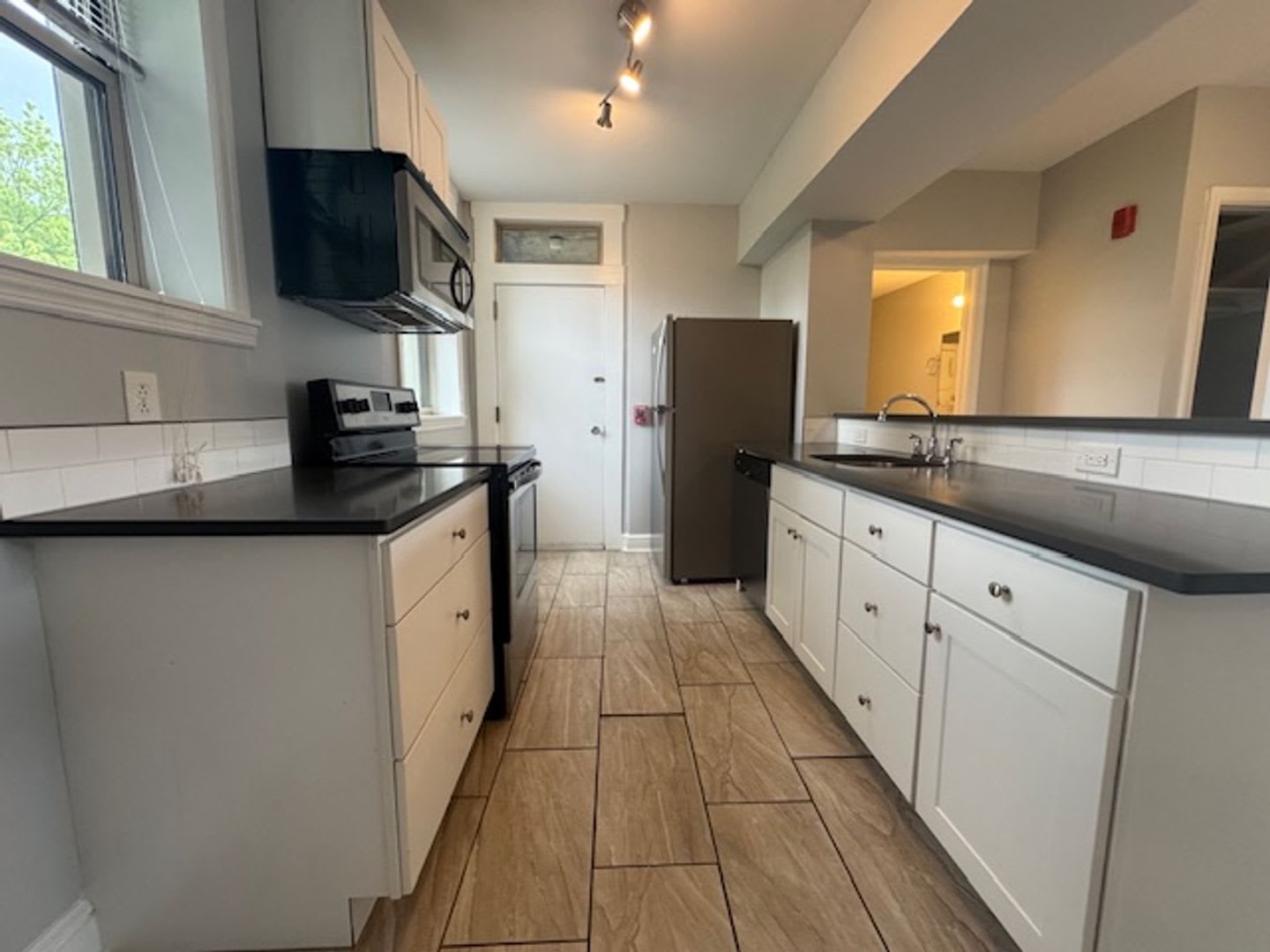5721 5727 Elwood Street – photo 2