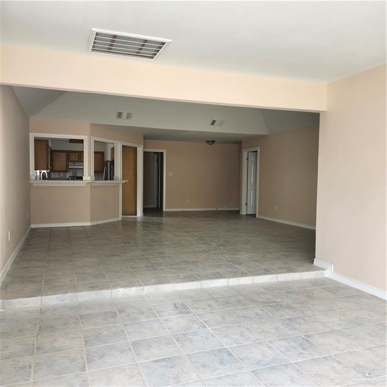 419 Country Club Drive – photo 3