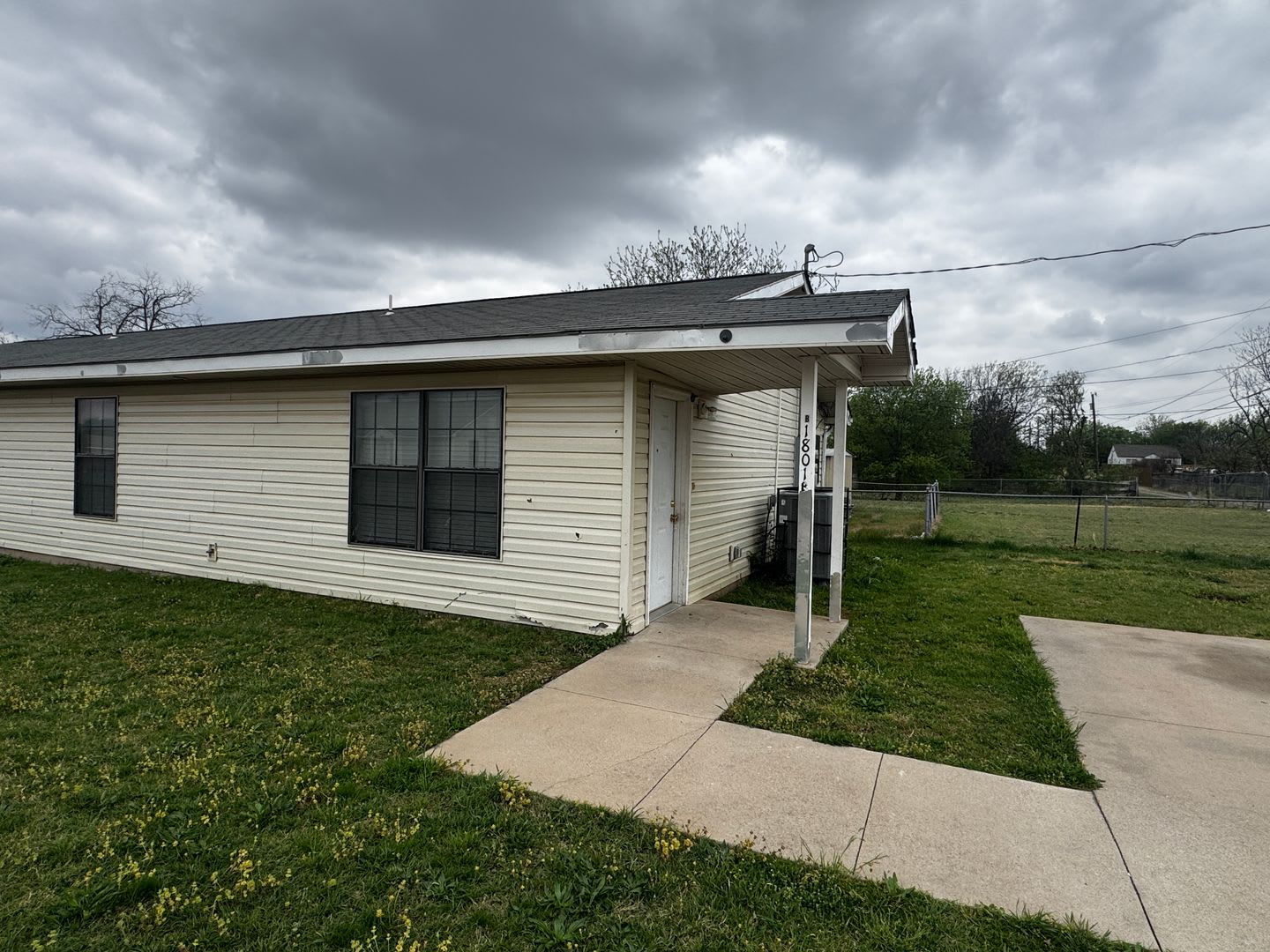 1801 SW C, Unit B- COMING SOON! – photo 1