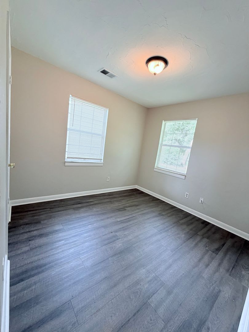 2 BR/ 1 BA Home – photo 5