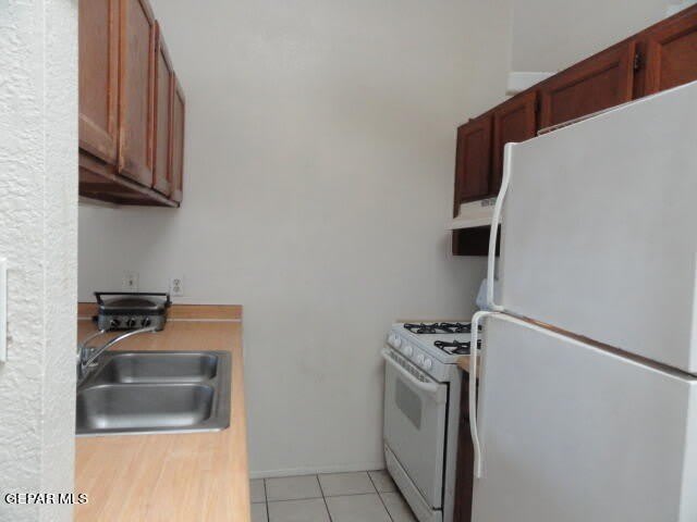 606 White Cliffs Drive – photo 3