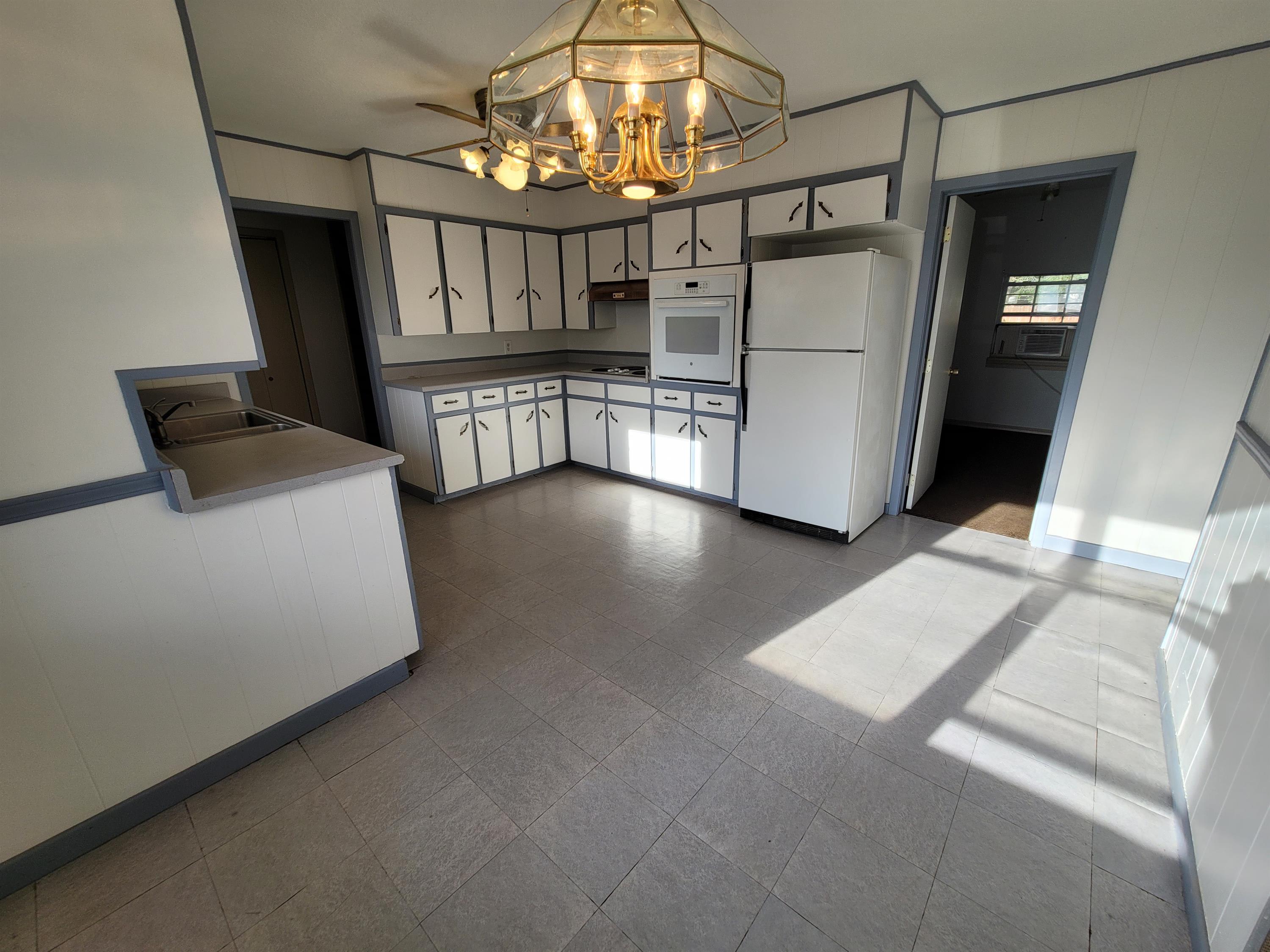 212 North Globe Avenue – photo 4