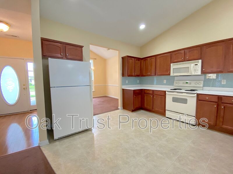 119 Speer St – photo 3