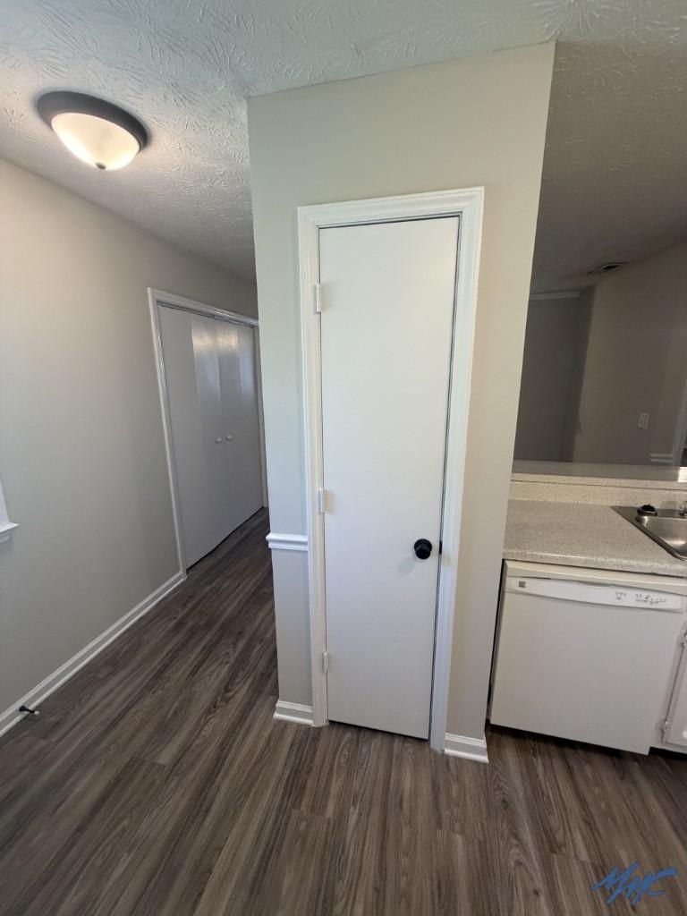 1248 Hamilton Dr. – photo 3
