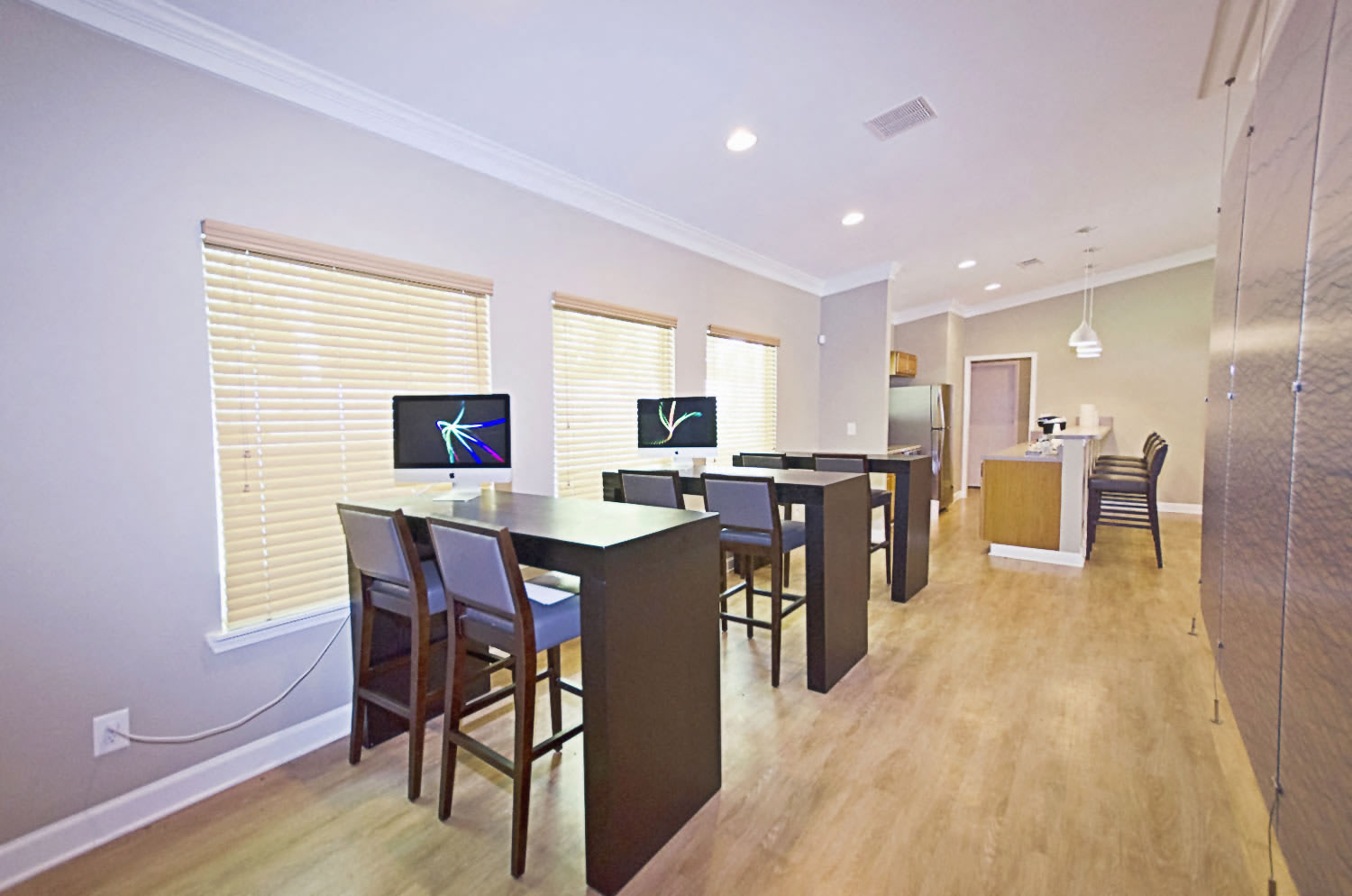 555 Mansell – photo 5