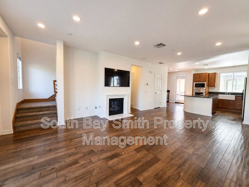 84 Palos Verdes Blvd – photo 1